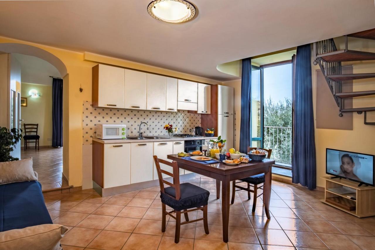 Villa Rosmary - Sorrento Coast - Gulf Of Naples View Екстер'єр фото