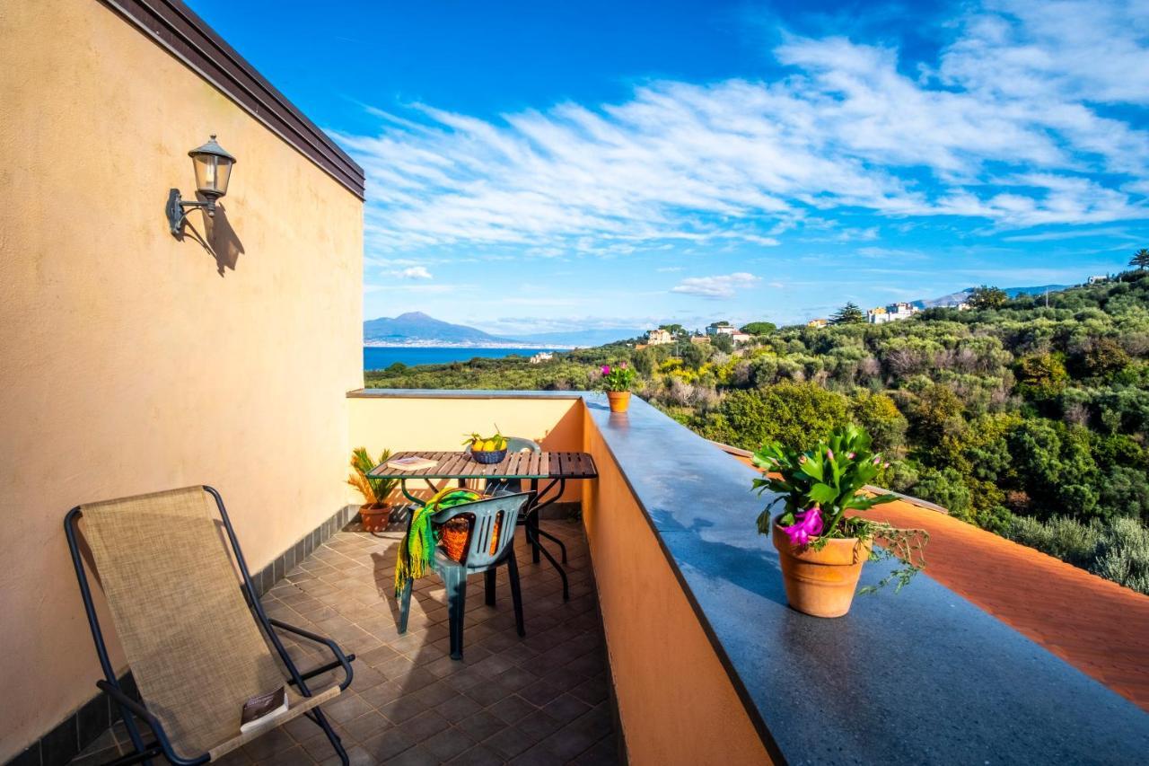 Villa Rosmary - Sorrento Coast - Gulf Of Naples View Екстер'єр фото