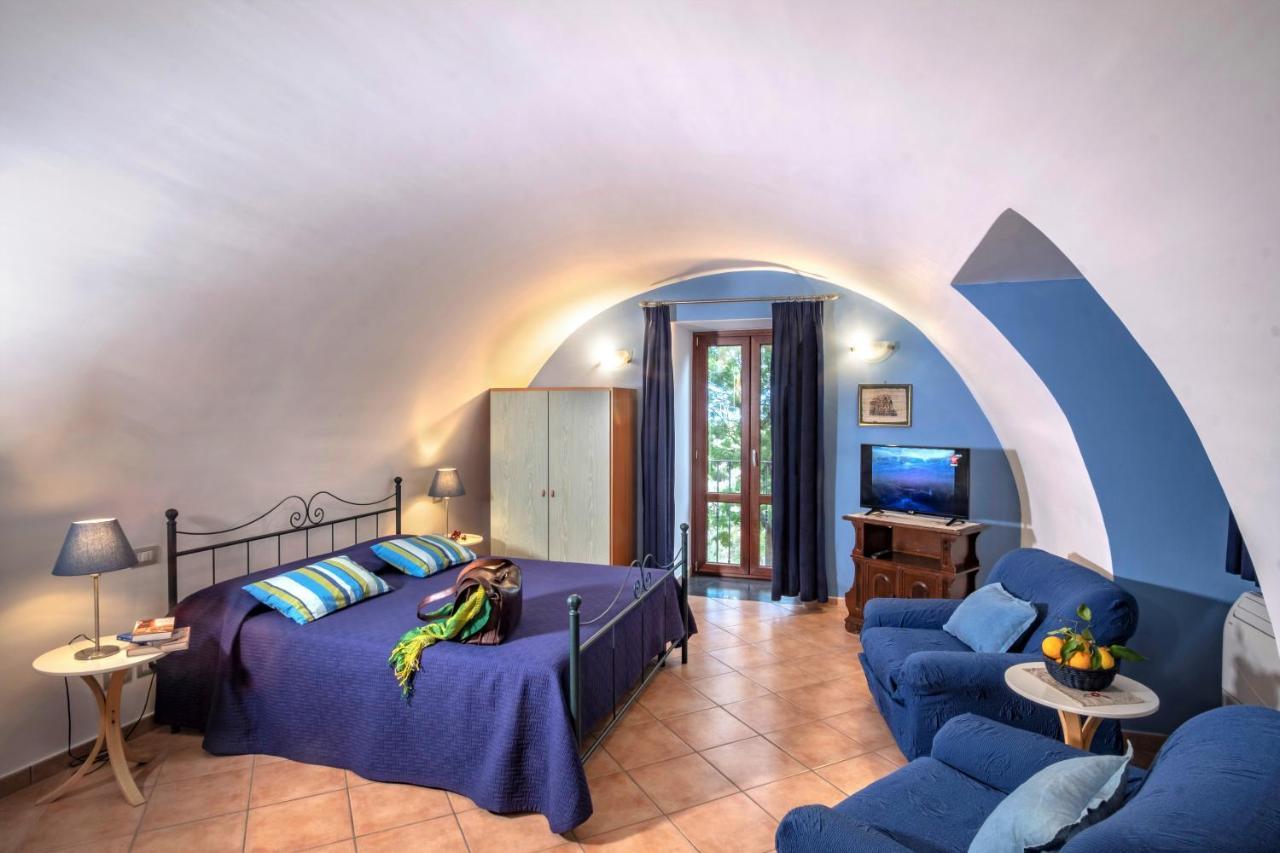 Villa Rosmary - Sorrento Coast - Gulf Of Naples View Екстер'єр фото